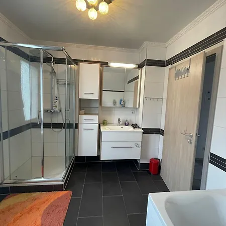 Leo Zentrum * Rüsselsheim