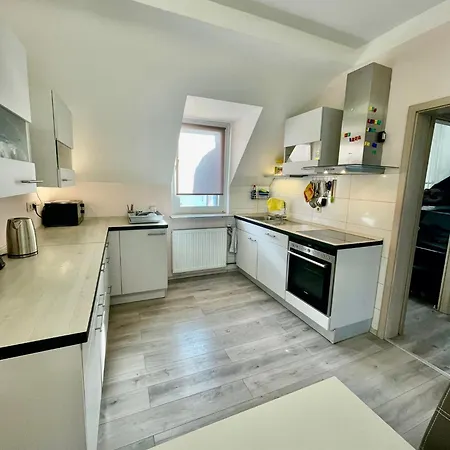 Leo Zentrum Homestay Ruesselsheim